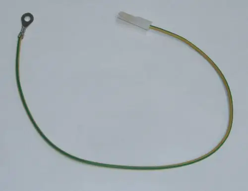 Kabel mit einer ringförmigen Anschlussschuh und einem steckbaren Anschluss, geeignet für die Erdung, verwendet für DAIKIN Heizsysteme.